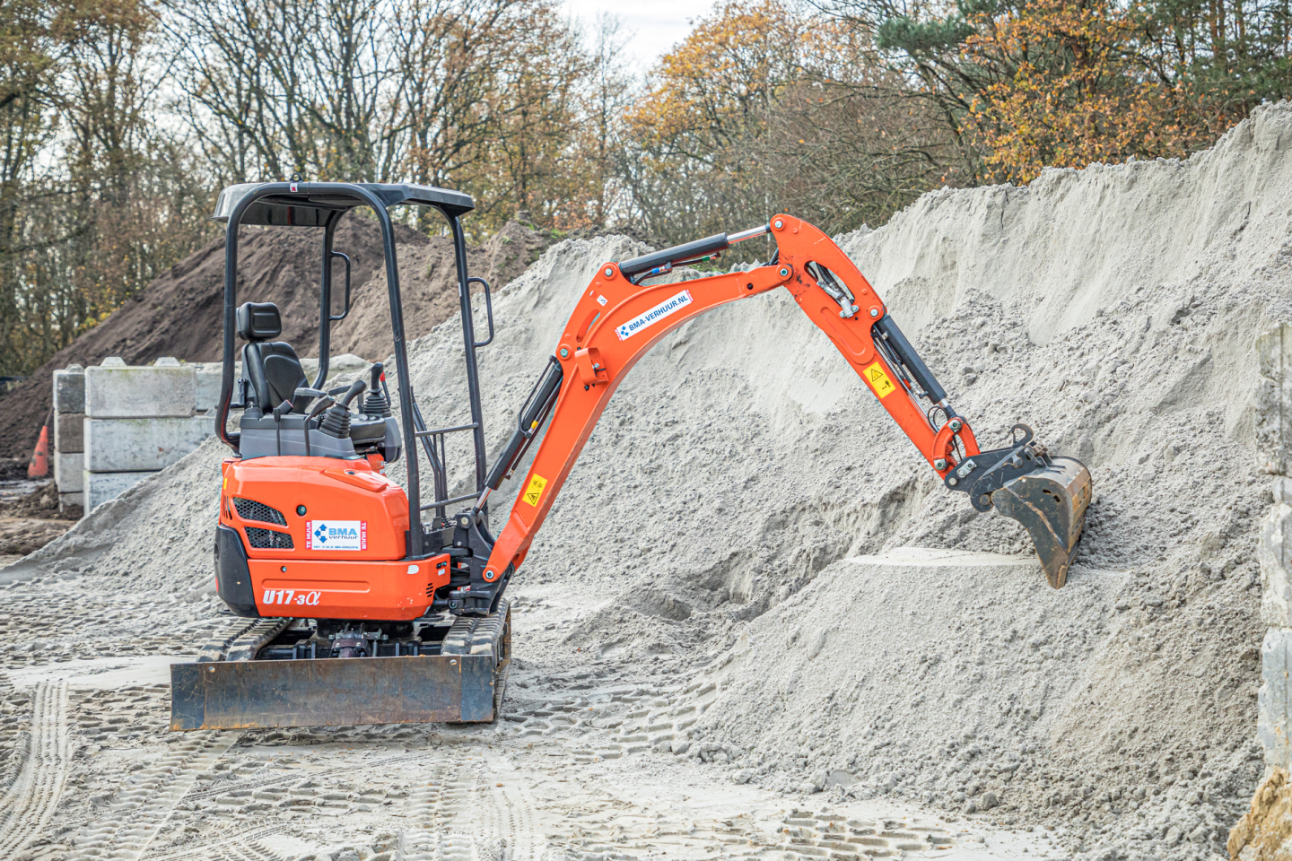 minigraver 1700 kg 100/ 130 cm met anti rol frame