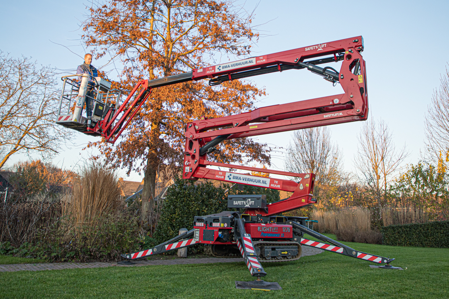 spin hoogwerker 17 meter op rups